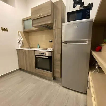 Nina, A Centrally Located Summery *