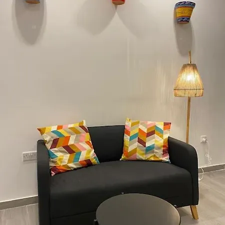 Nina, A Centrally Located Summery