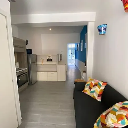 Nina, A Centrally Located Summery Gzira