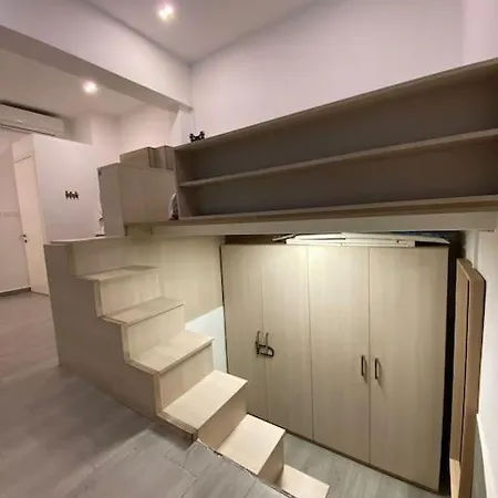 Nina, A Centrally Located Summery