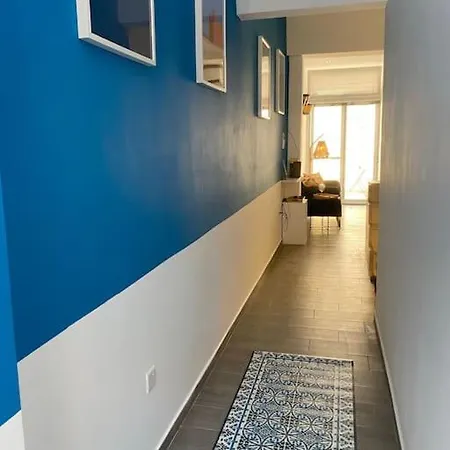 Nina, A Centrally Located Summery Lejlighed