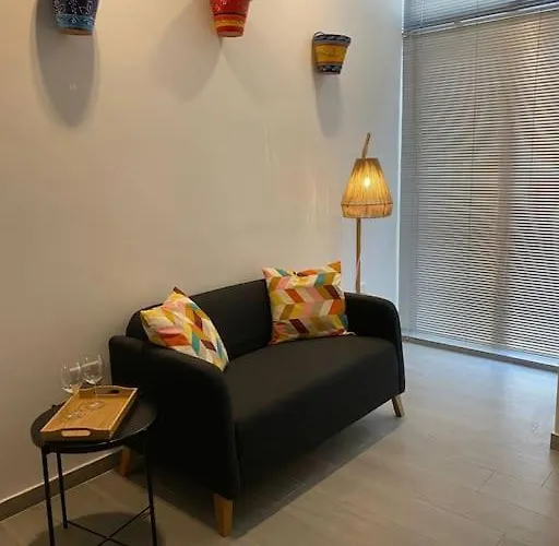 아파트 Nina, A Centrally Located Summery 그지라